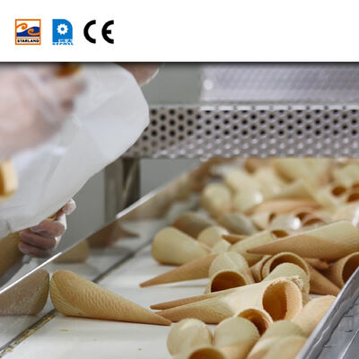 ماشین چرخ دار کامل اتوماتیک مخروط بستنی طراحی شده برای تولید انبوه مخروط بستنی